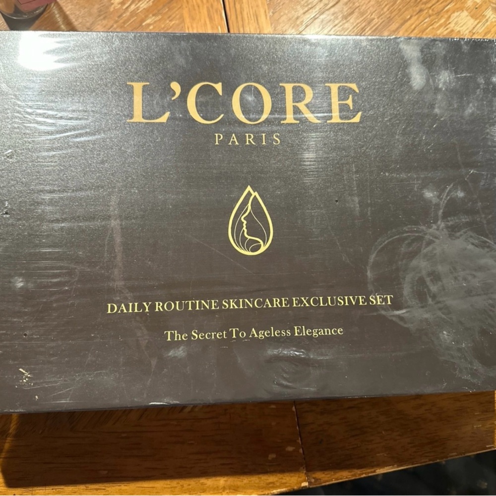 NEW L’Core Paris daily routine skincare exclusive set